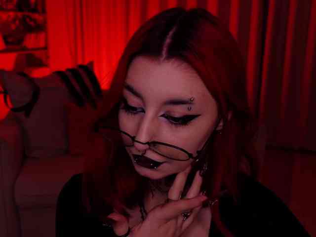 MistressMarcelline webcam
