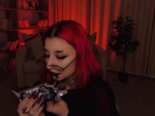 MistressMarcelline webcam
