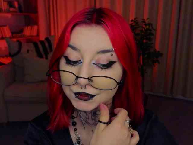 MistressMarcelline webcam