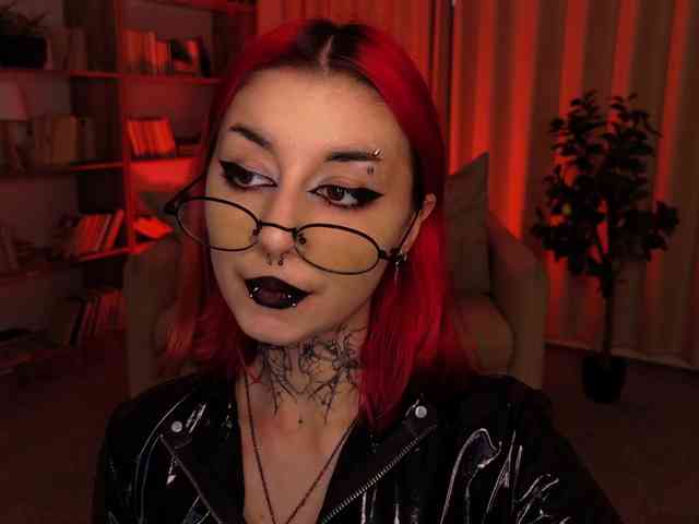 MistressMarcelline webcam