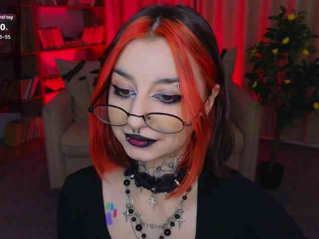 MistressMarcelline webcam