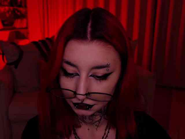 MistressMarcelline webcam