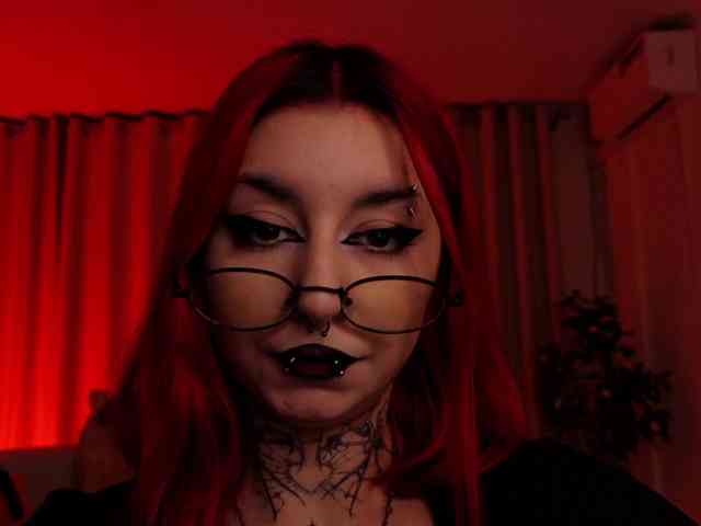 MistressMarcelline webcam