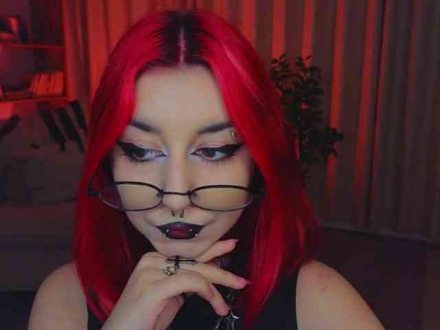 MistressMarcelline webcam