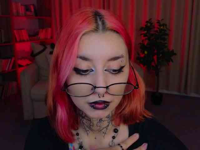 MistressMarcelline webcam