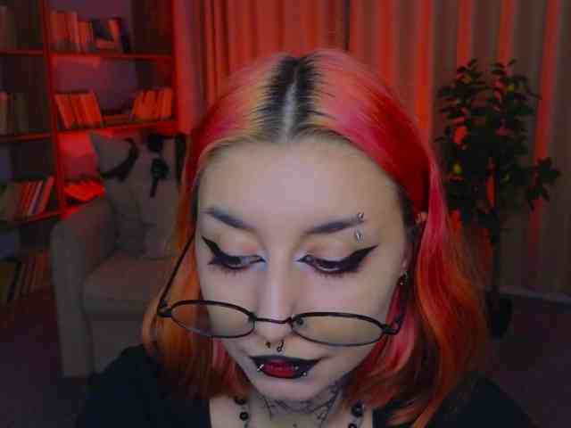 MistressMarcelline webcam