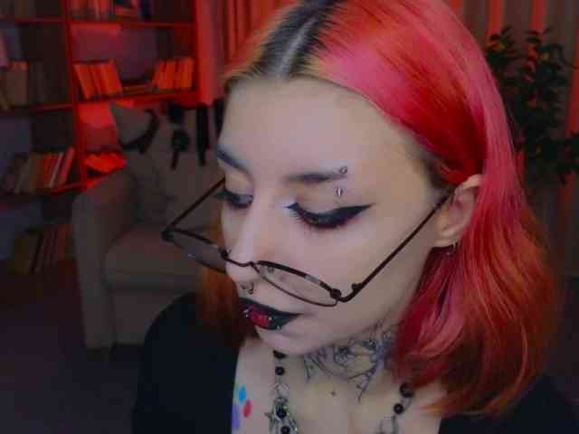MistressMarcelline webcam