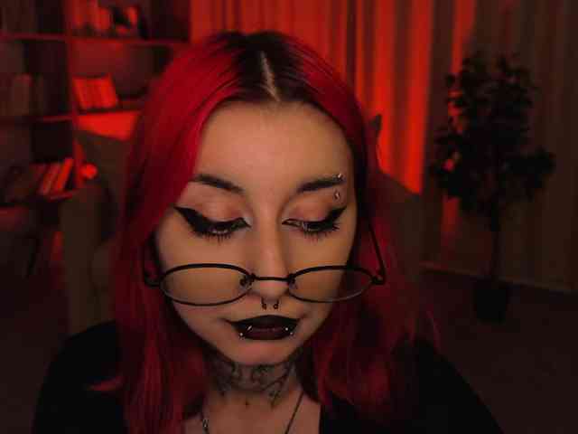 MistressMarcelline webcam