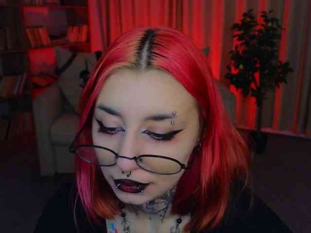MistressMarcelline webcam