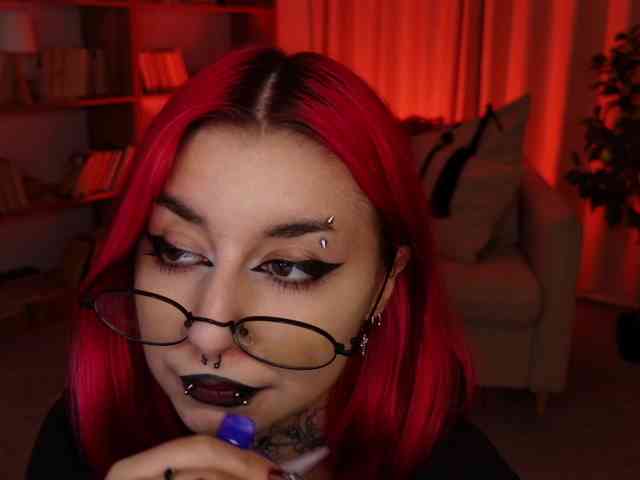 MistressMarcelline webcam