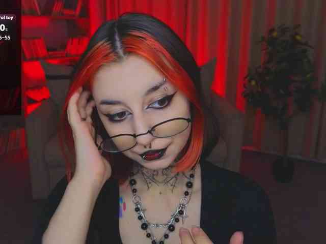 MistressMarcelline webcam