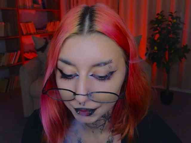 MistressMarcelline webcam