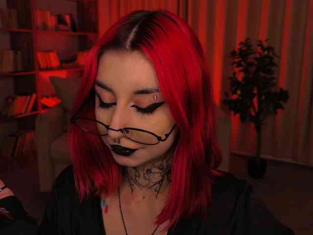 MistressMarcelline webcam