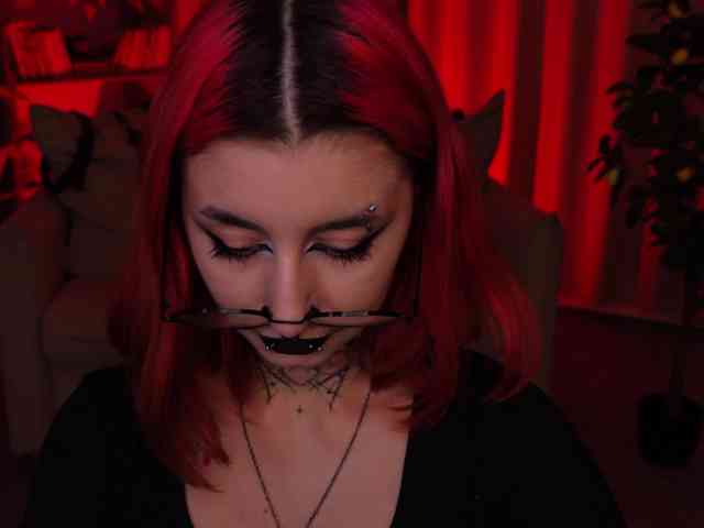 MistressMarcelline webcam