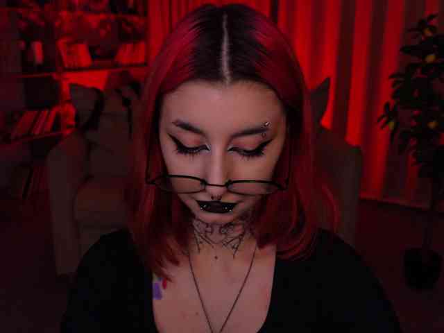 MistressMarcelline webcam