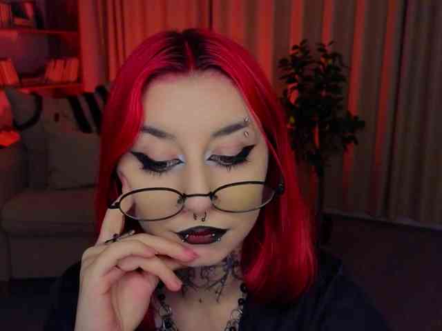 MistressMarcelline webcam