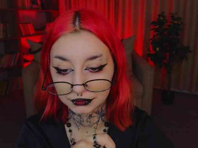 MistressMarcelline webcam