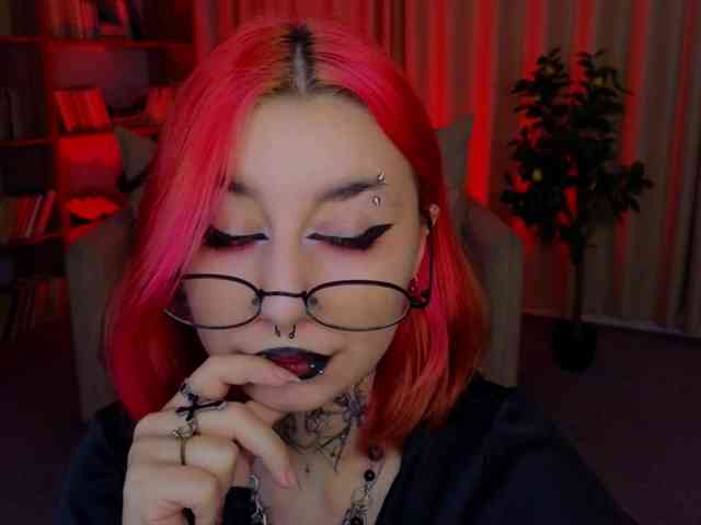 MistressMarcelline webcam