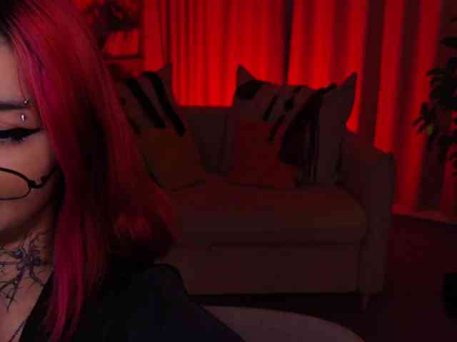 MistressMarcelline webcam