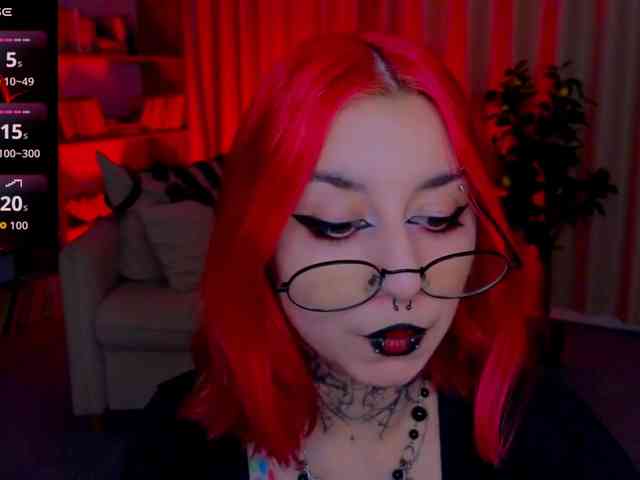 MistressMarcelline webcam