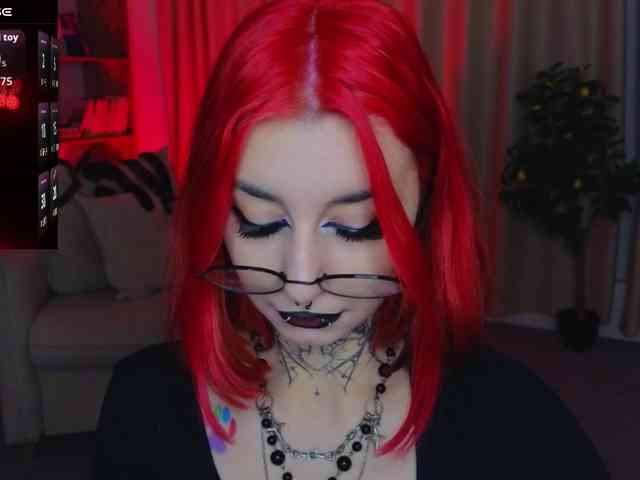 MistressMarcelline webcam
