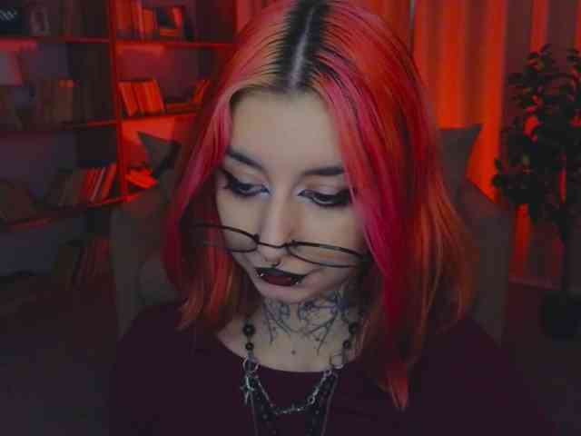 MistressMarcelline webcam