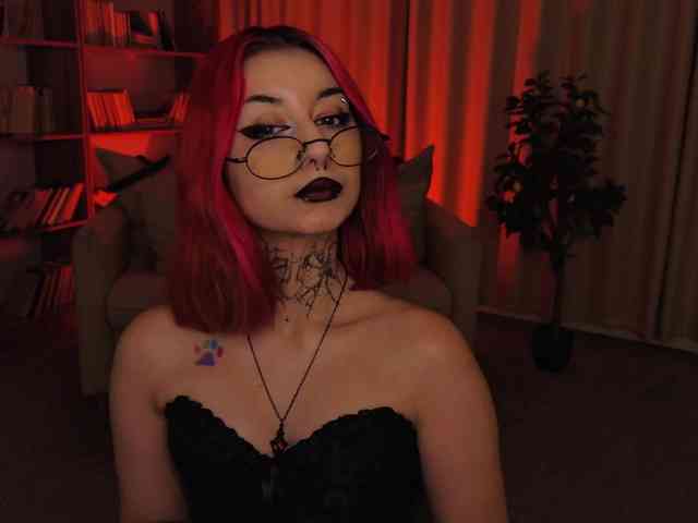 MistressMarcelline webcam