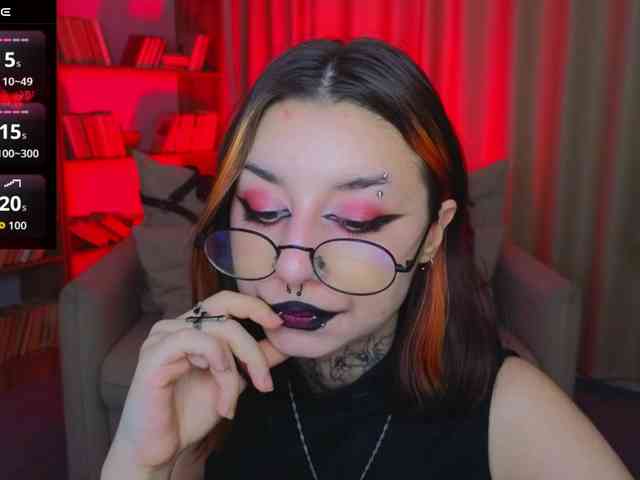 MistressMarcelline webcam