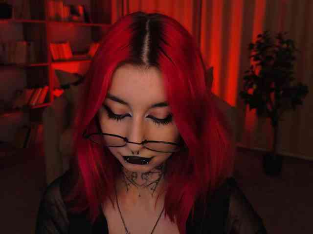 MistressMarcelline webcam