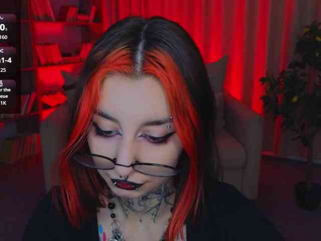 MistressMarcelline webcam