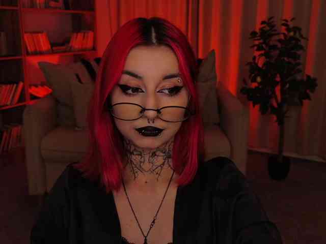 MistressMarcelline webcam