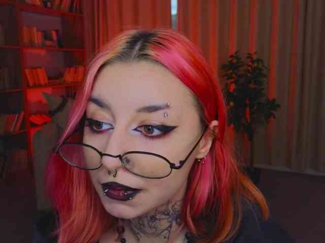 MistressMarcelline webcam