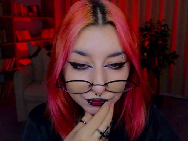 MistressMarcelline webcam