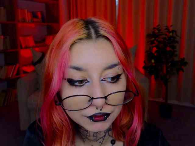 MistressMarcelline webcam