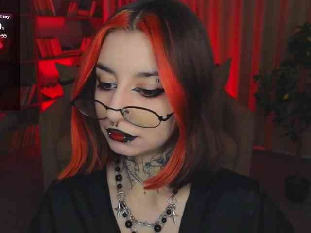 MistressMarcelline webcam