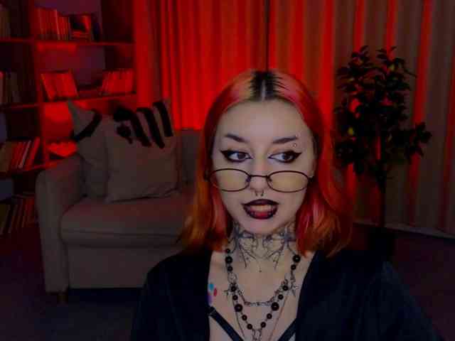 MistressMarcelline webcam