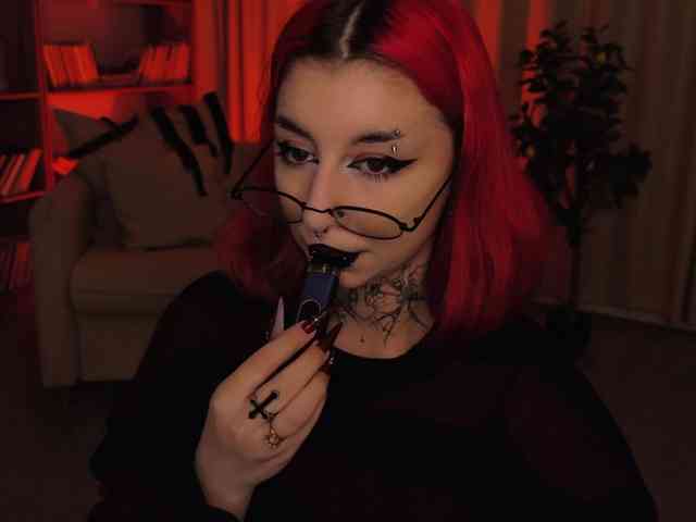 MistressMarcelline webcam