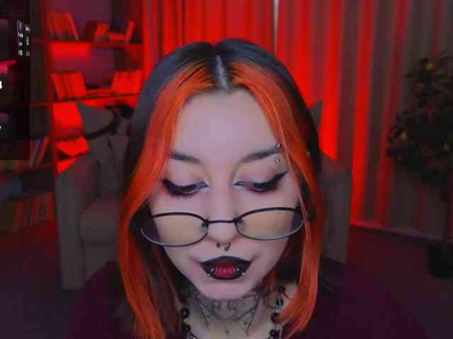 MistressMarcelline webcam