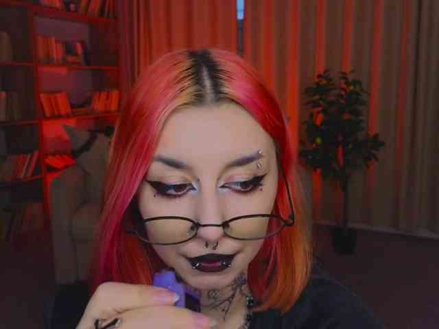 MistressMarcelline webcam