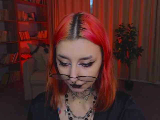 MistressMarcelline webcam