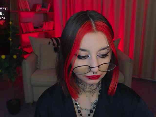 MistressMarcelline webcam