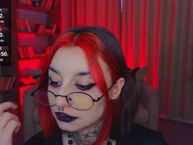 MistressMarcelline webcam