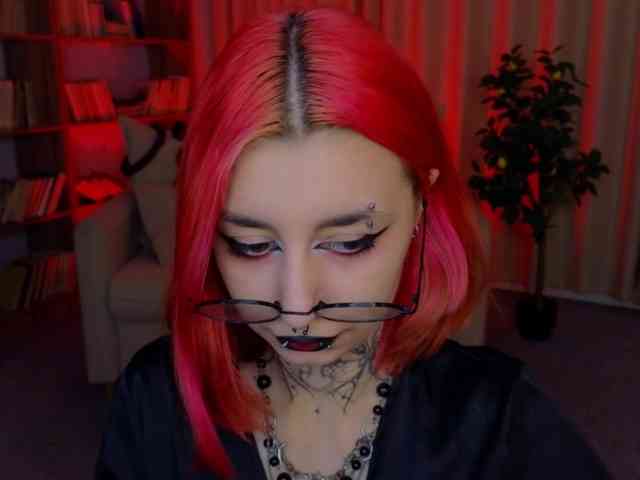 MistressMarcelline webcam