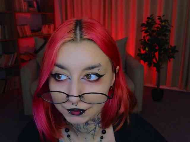 MistressMarcelline webcam