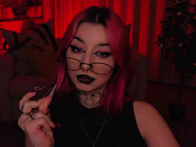 MistressMarcelline webcam
