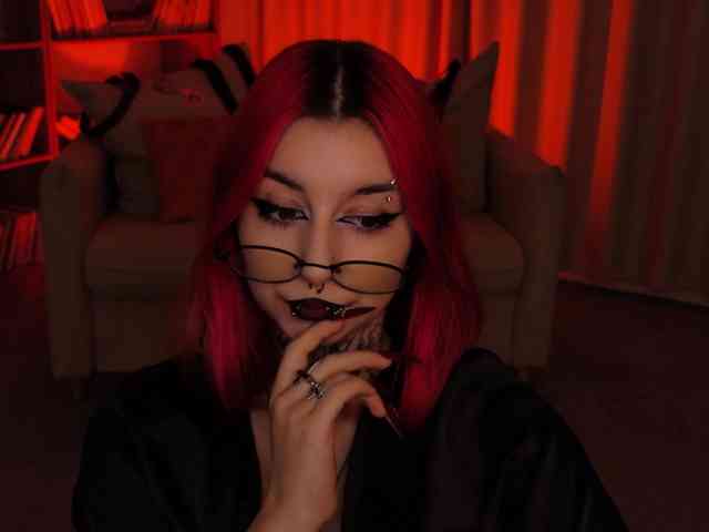 MistressMarcelline webcam