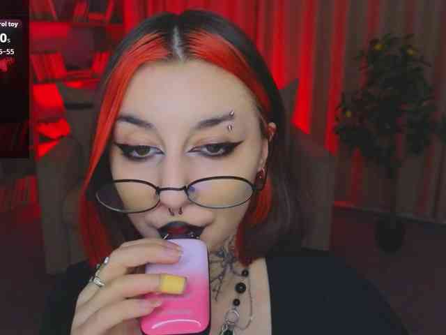 MistressMarcelline webcam