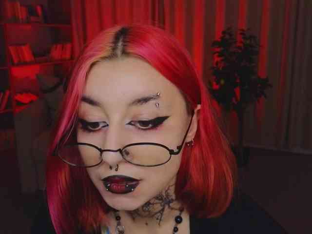 MistressMarcelline webcam