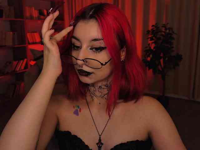 MistressMarcelline webcam