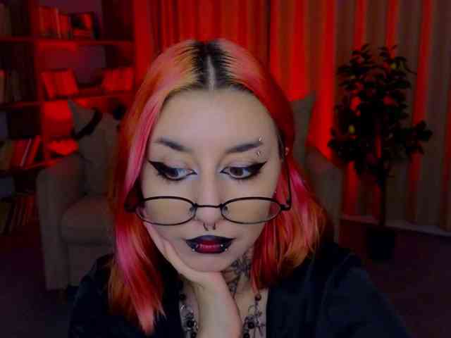 MistressMarcelline webcam